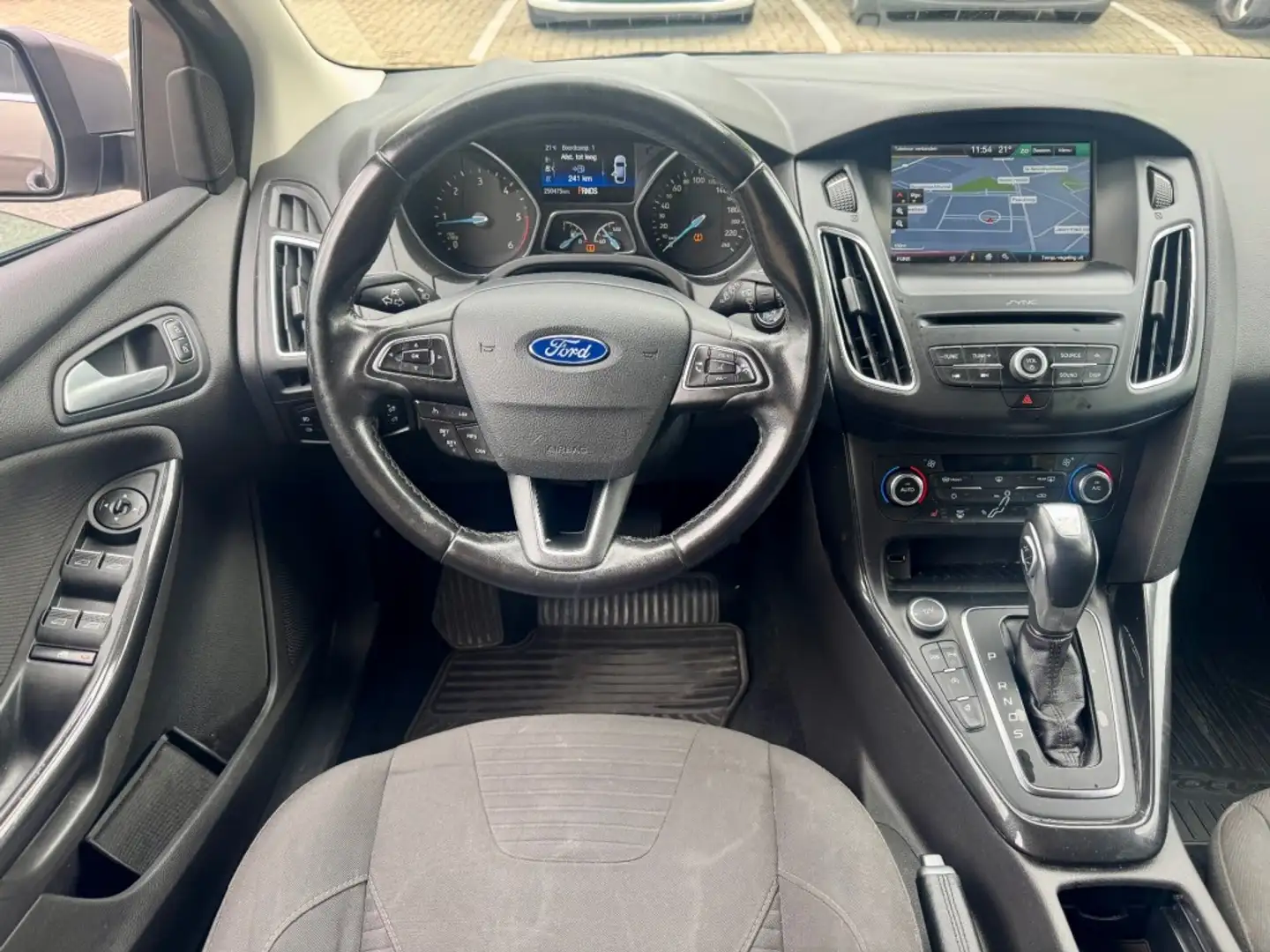 Ford Focus 2.0 TDCI Titanium Edition NAVI CLIMA CAMERA RIJDT Grijs - 2