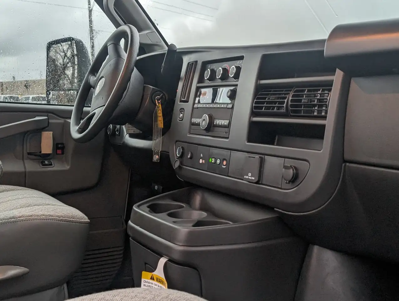 GMC Savana снимка GMC Savana