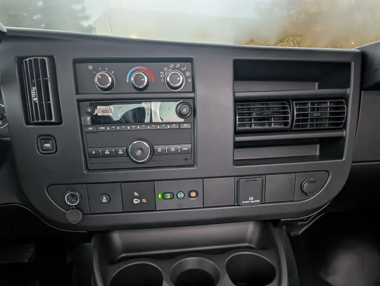 GMC Savana снимка GMC Savana