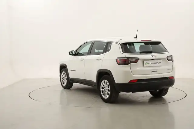 Jeep Compass view 3