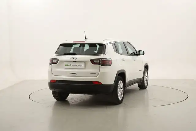 Jeep Compass view 5