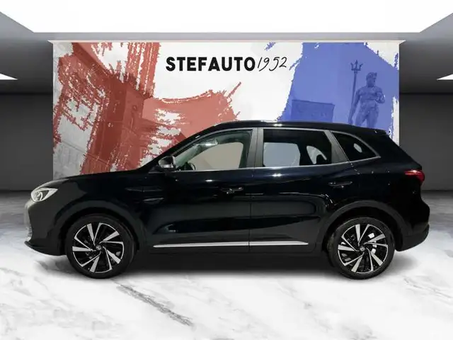 MG ZS view 3