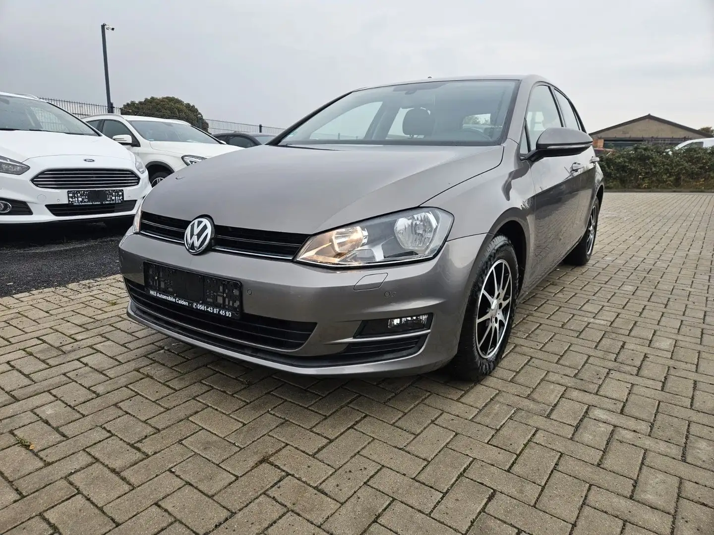 Volkswagen Golf VII Lim. Trendline BMT Gris - 1