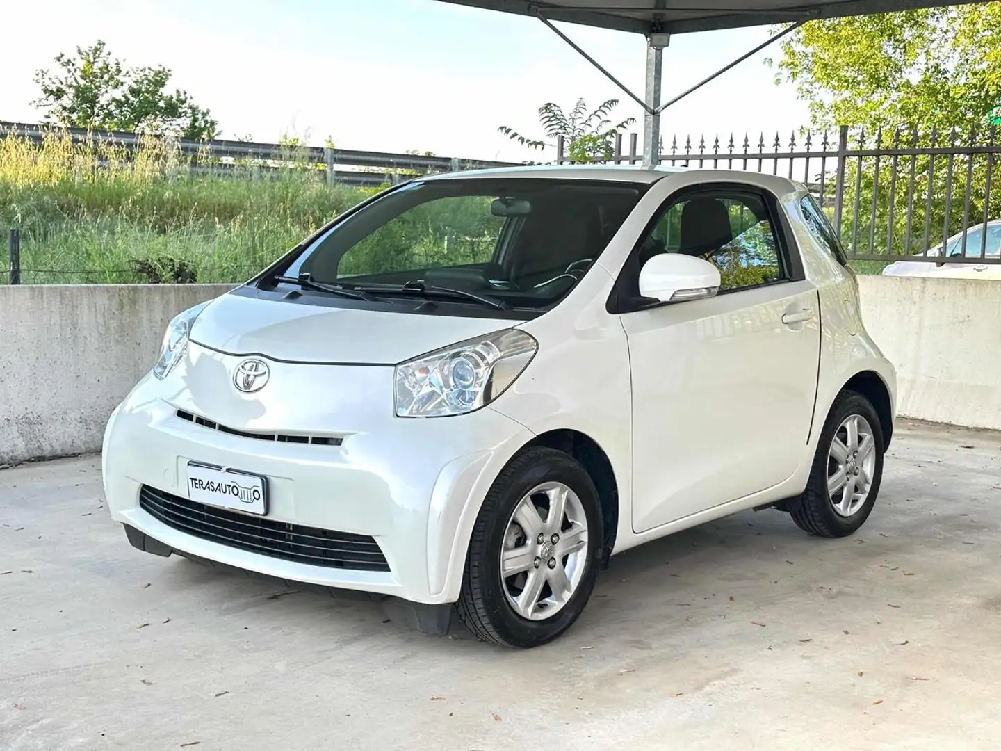 Toyota iQ 1.0 VVT-I OK NEOPATENTATI AUTOMATICA 4 POSTI Blanc - 1