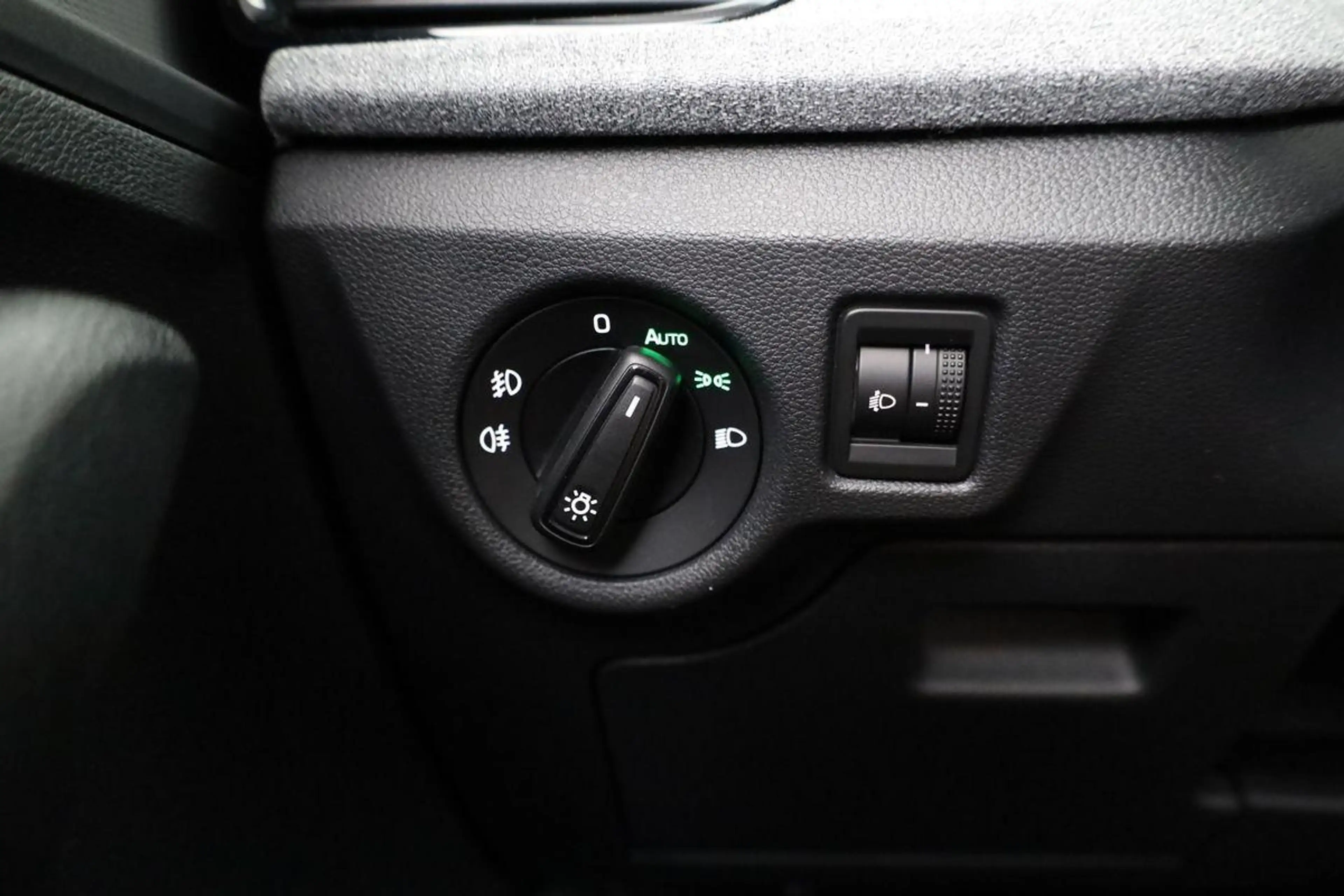 Skoda Kamiq Selection 1.0 TSI DSG Selection, AHK, LED, Kame... — photo 8