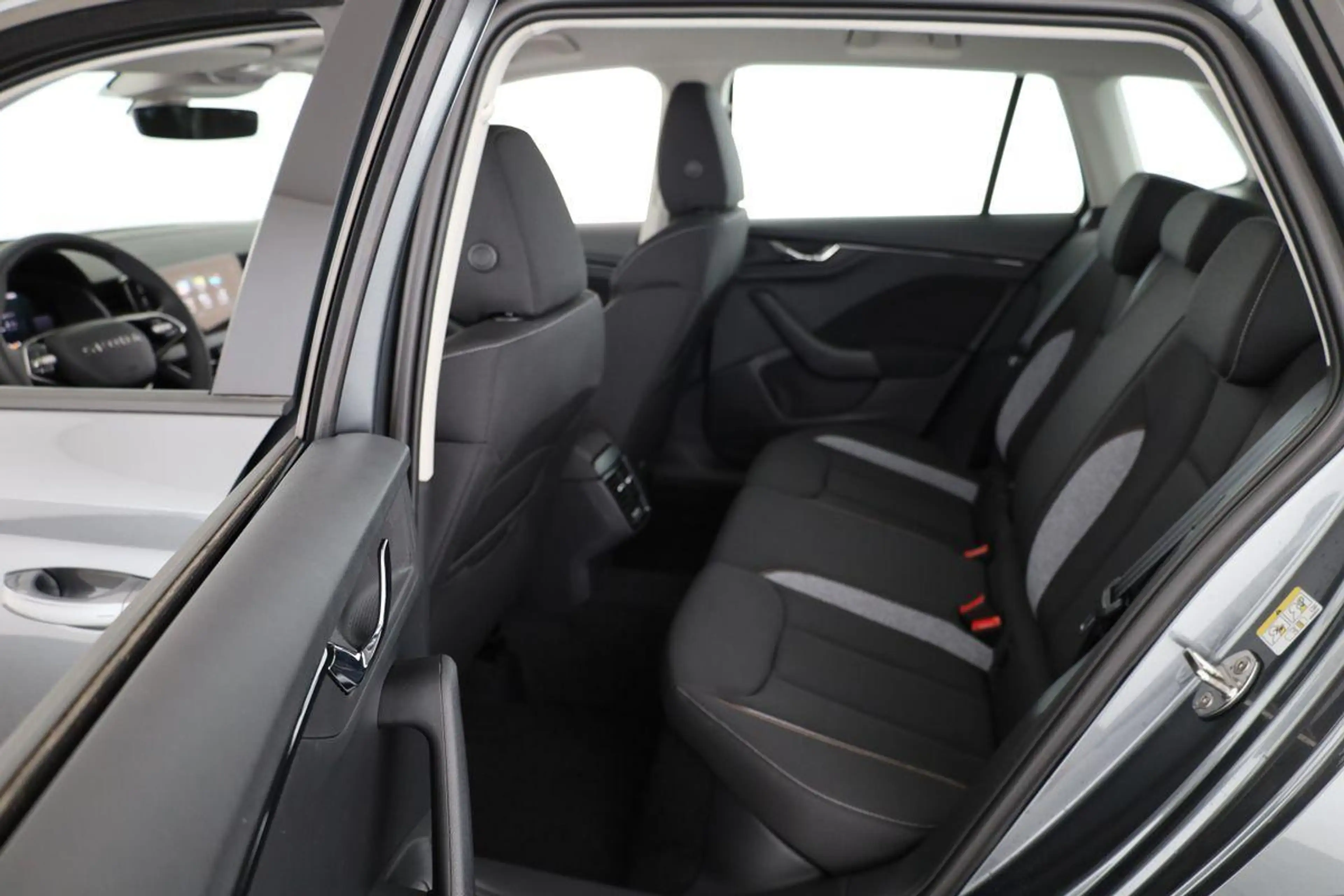 Skoda Kamiq Selection 1.0 TSI DSG Selection, AHK, LED, Kame... — photo 11