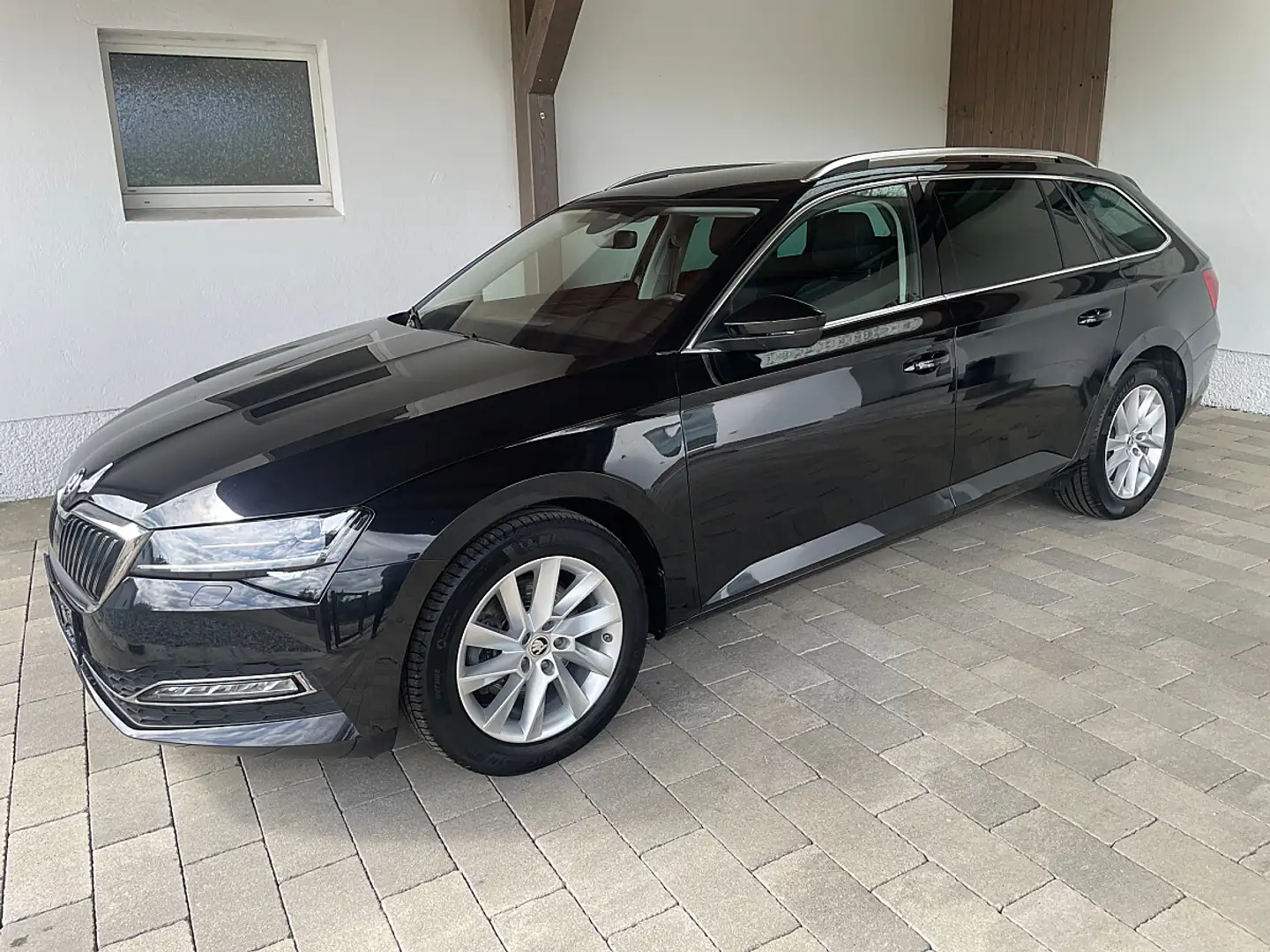 Skoda Superb Kombi 2,0 TDI Style DSG-AHV-ACC-MEMORY-WSSH-SHZ... Schwarz - 2