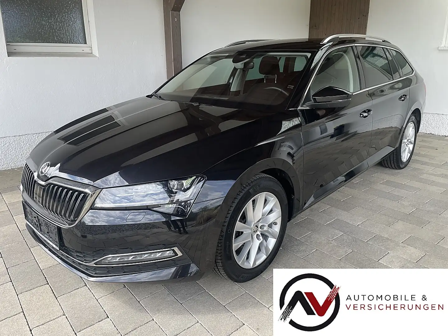 Skoda Superb Kombi 2,0 TDI Style DSG-AHV-ACC-MEMORY-WSSH-SHZ... Schwarz - 1