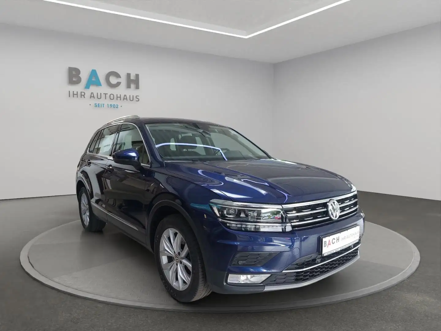 Volkswagen Tiguan Highline Blau - 2