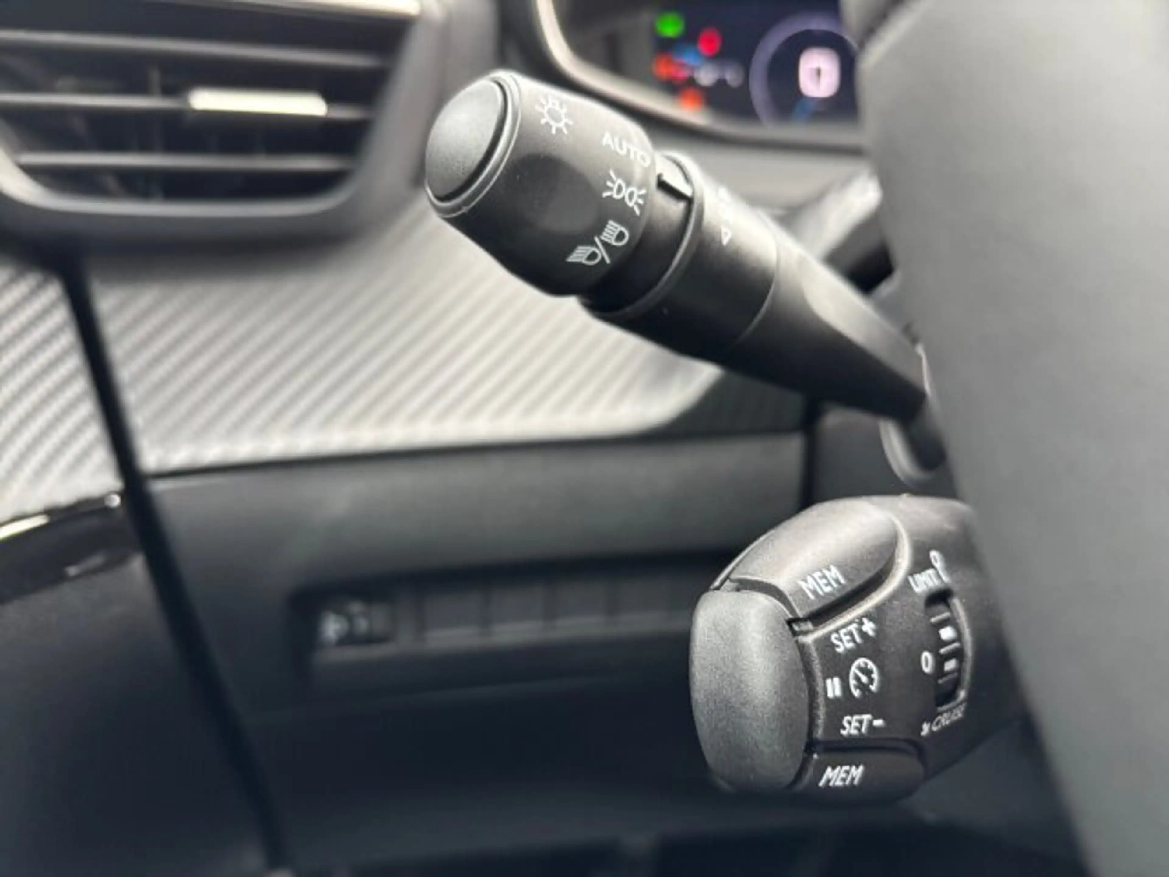 Peugeot 208 208 Allure 100 +360°Kamera+Navigation+ — photo 11