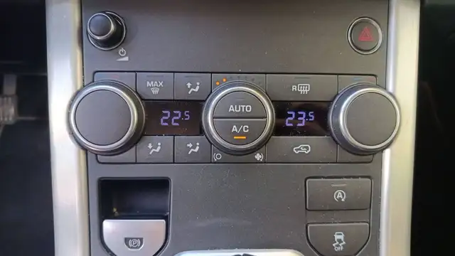 Land Rover Range Rover Evoque view 13
