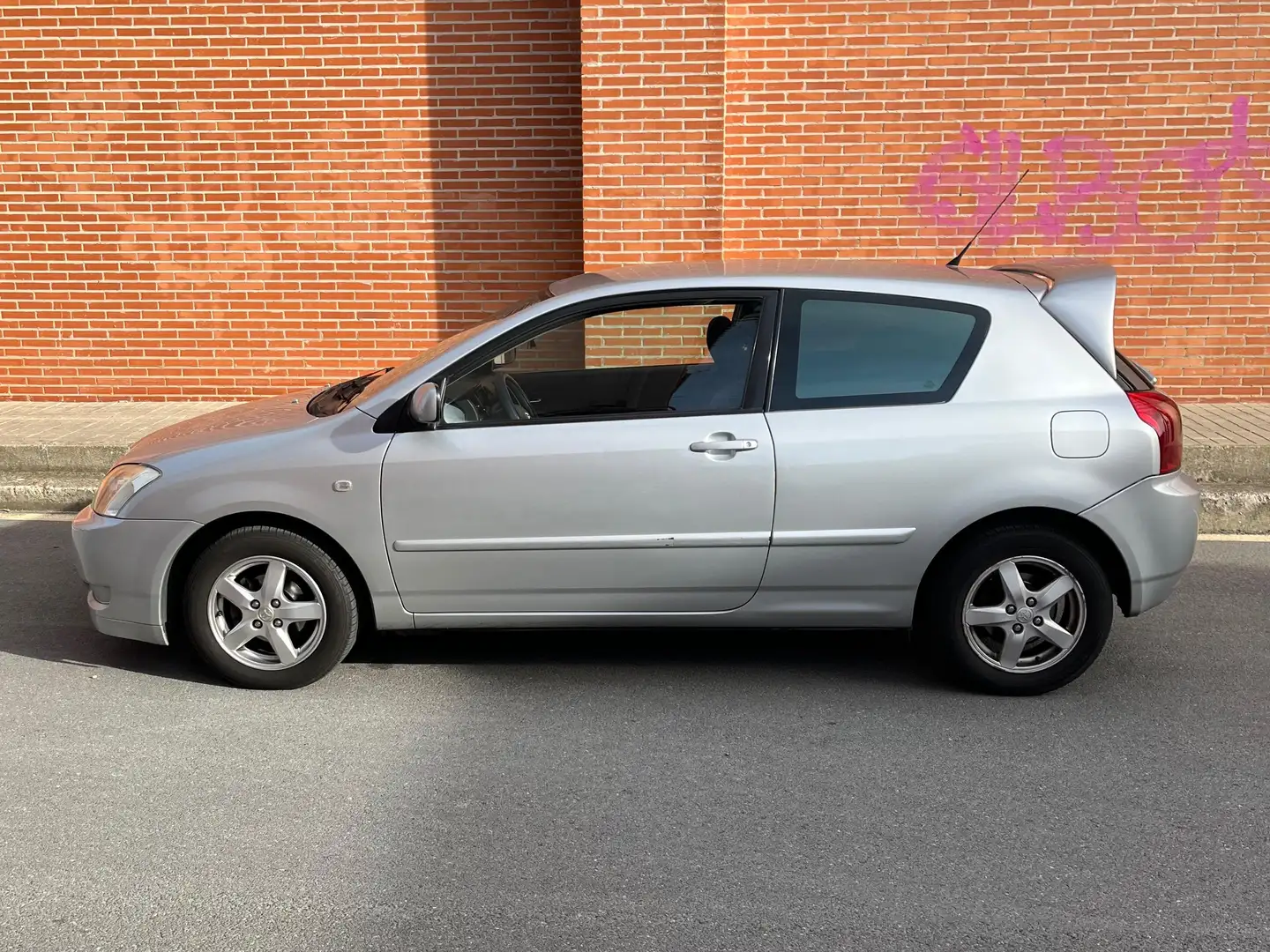 Toyota Corolla Corolla 1.4 VVT-i Terra Terra Plateado - 1