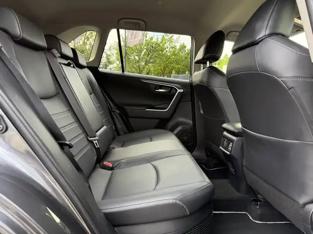 Toyota Rav4 view 10
