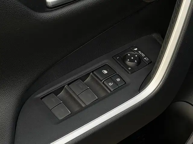 Toyota Rav4 view 11