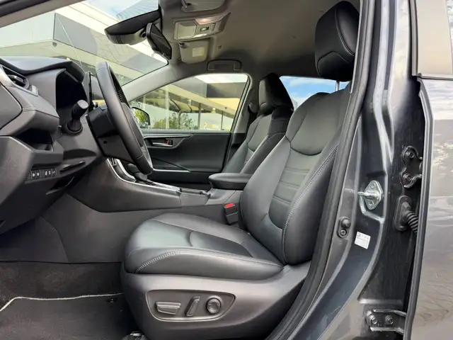Toyota Rav4 view 9