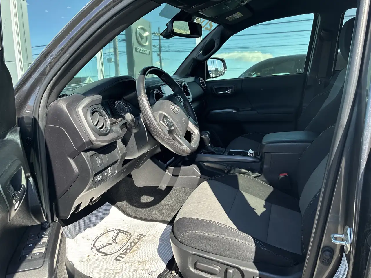 Toyota Tacoma снимка Toyota Tacoma