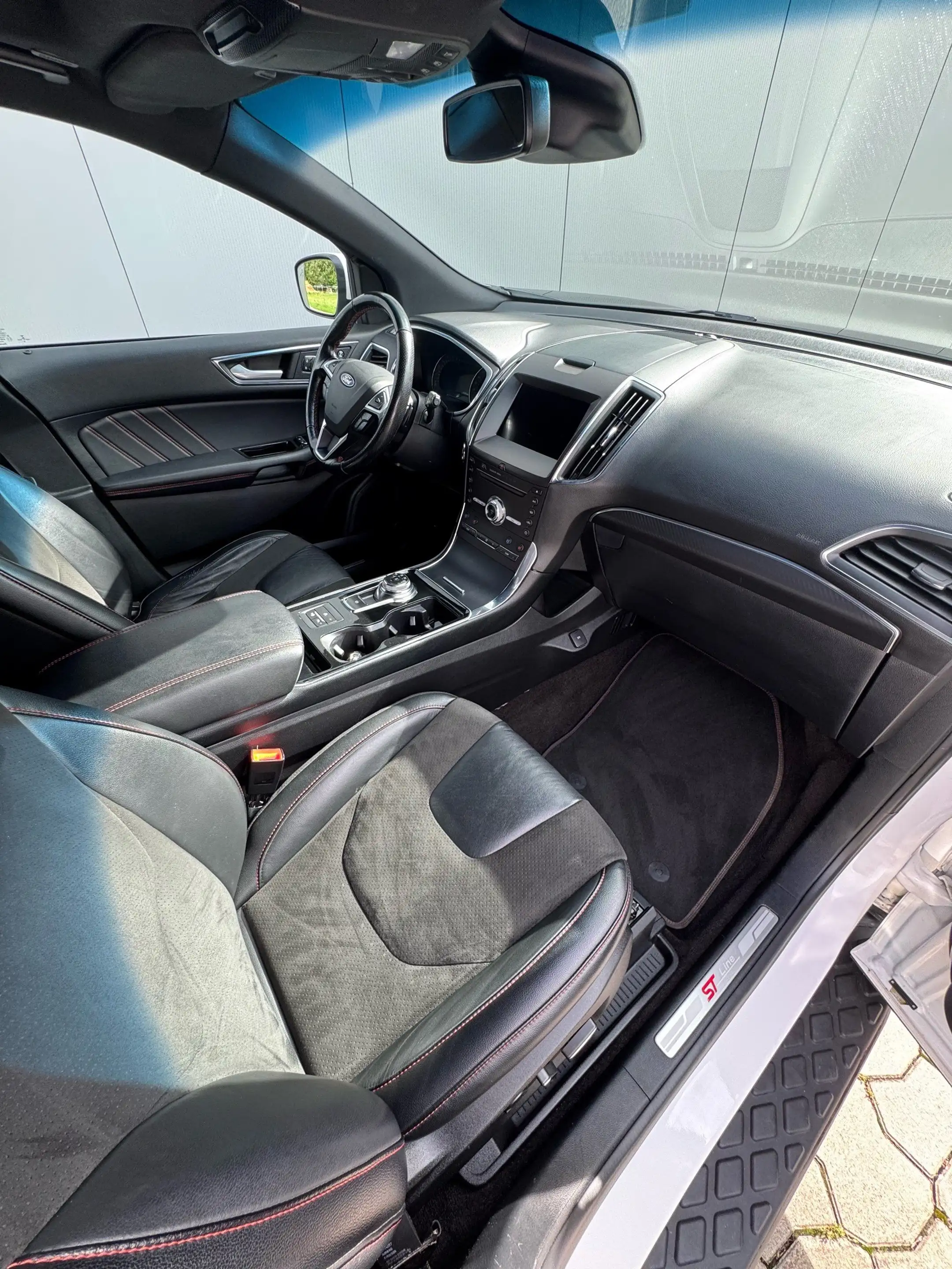 Ford Edge 2.0 ST-Line 4x4*AHK*Pano*ACC*Matrix* — photo 12