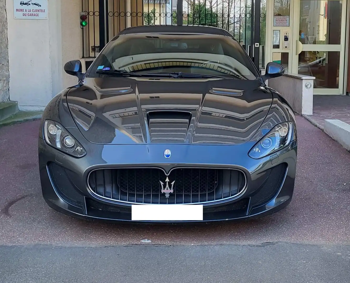 Maserati GranTurismo 4.7 V8 460 MC Stradale Gris - 2