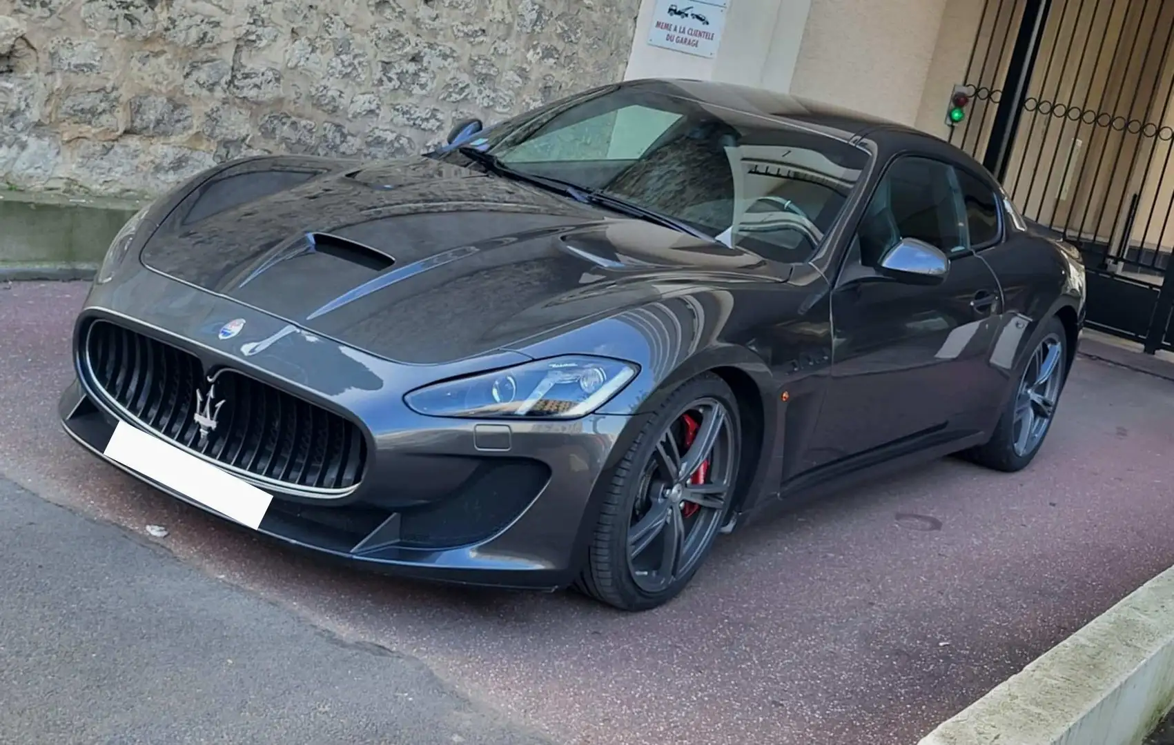 Maserati GranTurismo 4.7 V8 460 MC Stradale Gris - 1