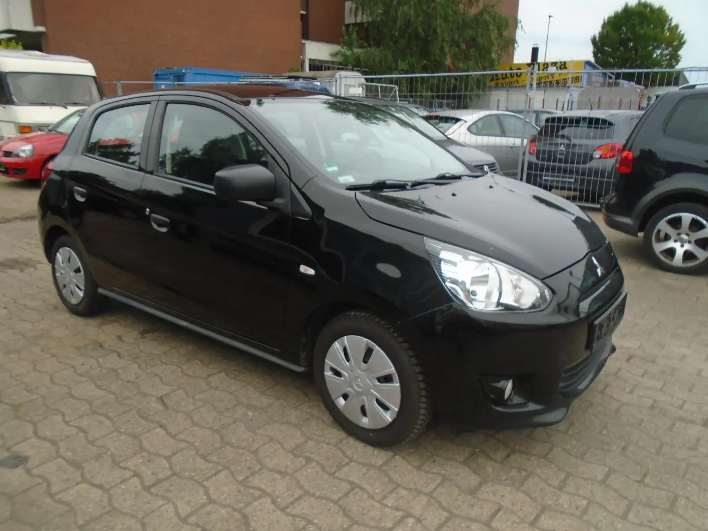 Mitsubishi Space Star 1.0 Schwarz - 2