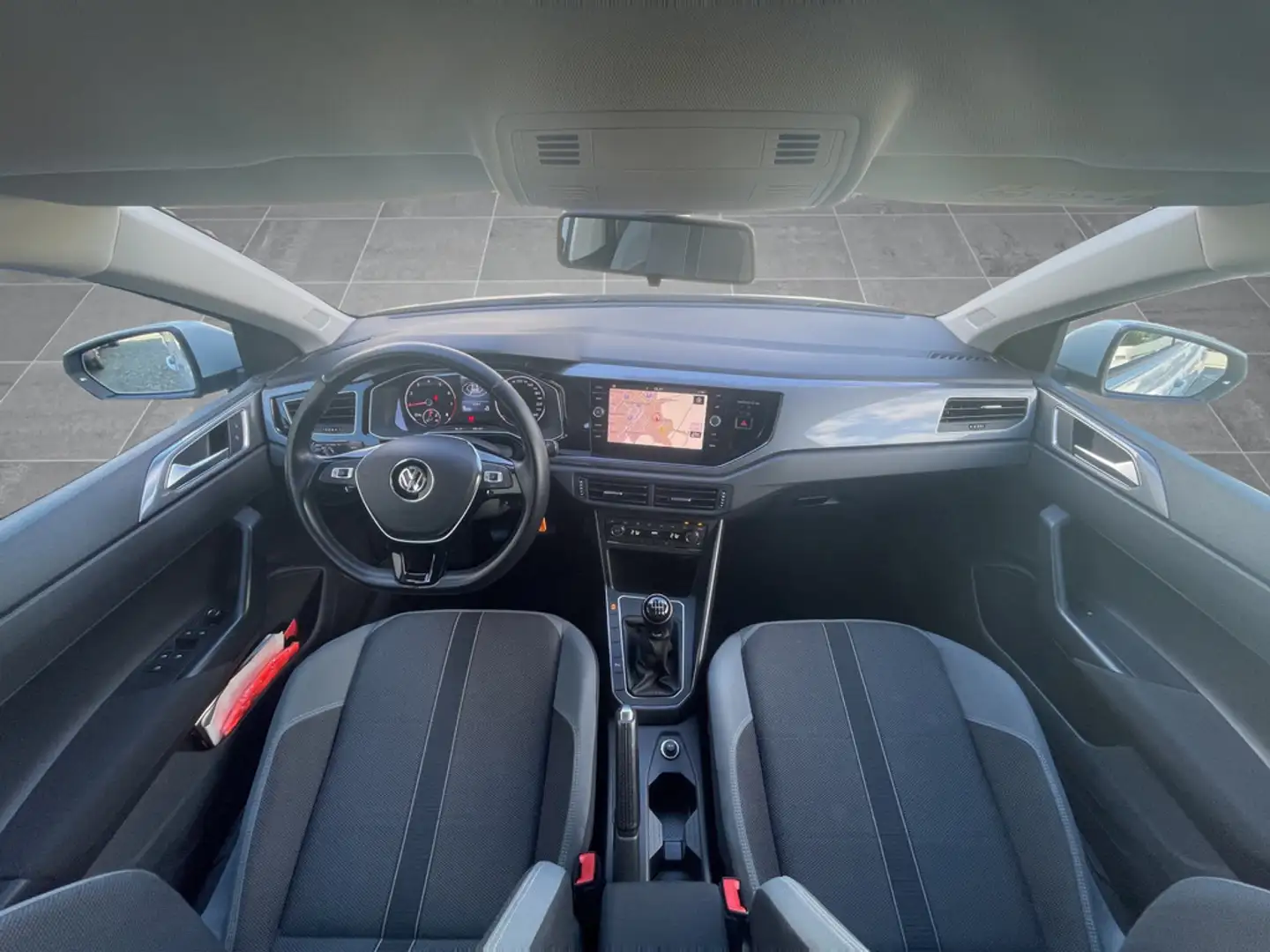 Volkswagen Polo 1.0 TSI HIGHLINE LED+CLIMAT+SHZ+NAV+LM+8FACH Silber - 2