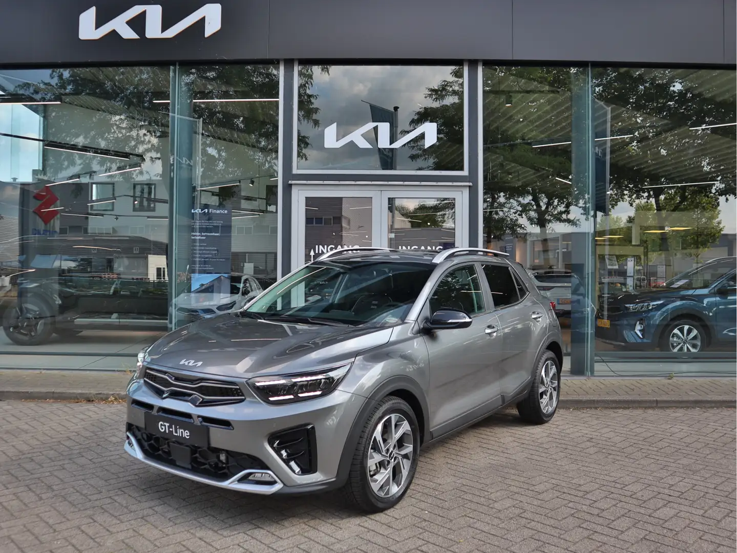 Kia Stonic 1.0 T-GDi MHEV GT-PlusLine DCT7 | Automaat | Navig Grijs - 1