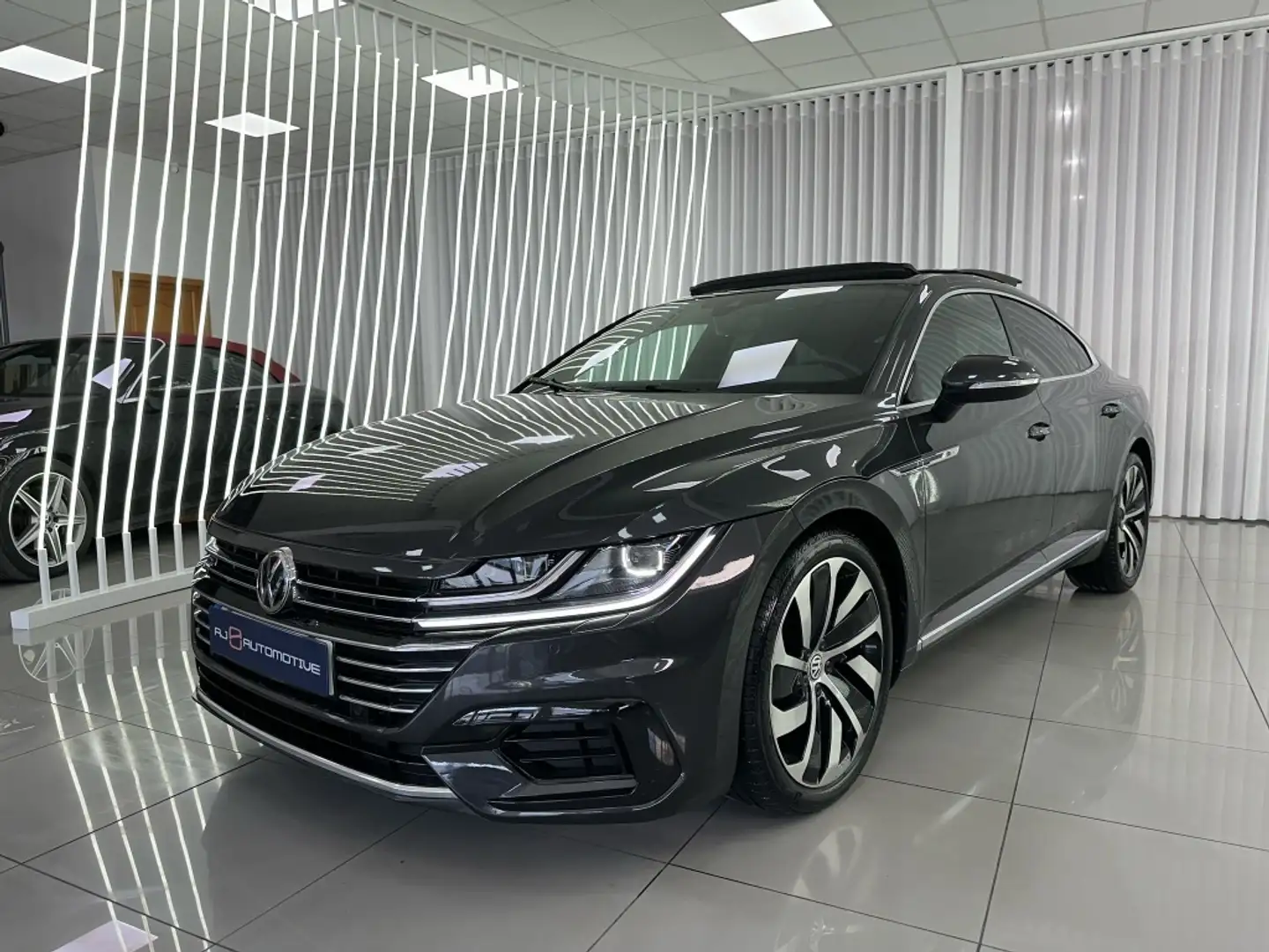 Volkswagen Arteon 2.0TDI R-Line DSG7 110kW Gris - 1
