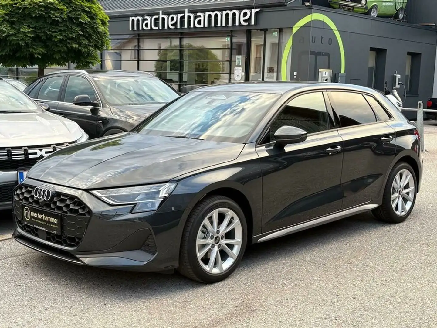 Audi A3 30 TFSI* Interieur S-Line *KEY*360* S-tronic Grau - 1
