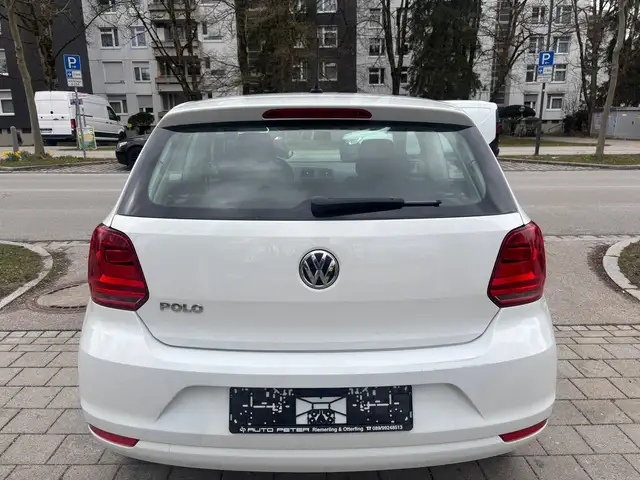 Volkswagen Polo view 4