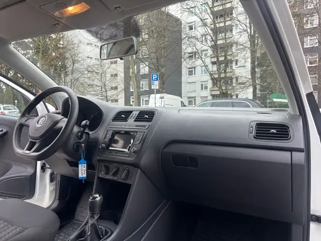 Volkswagen Polo view 10