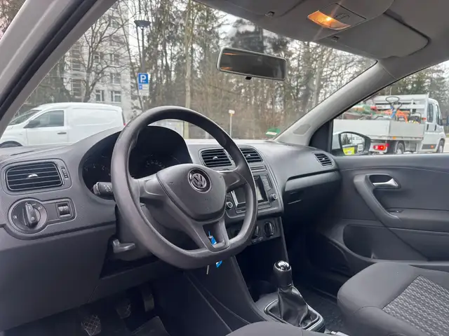 Volkswagen Polo view 14