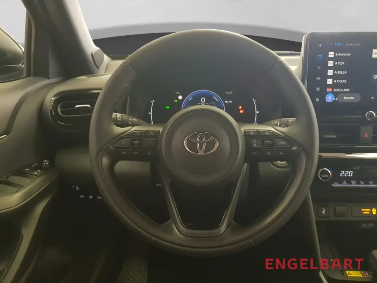 Toyota Yaris Cross 1.5 Hybrid Teamplayer Winter Paket Keyless SHZ 8