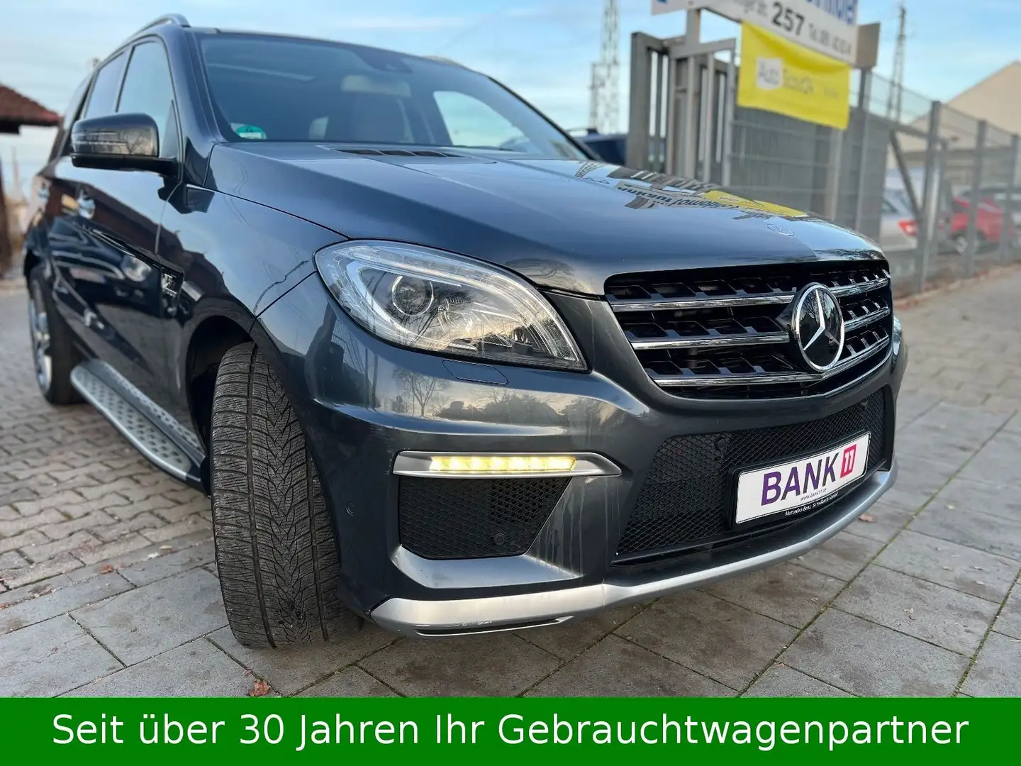 Mercedes-Benz ML 63 AMG Performance Package 557PS - 2.Hand Szürke - 2