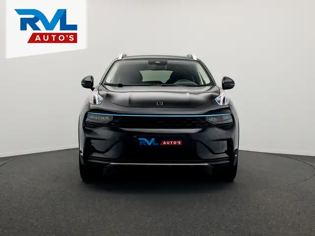 Lynk & Co 01 view 25