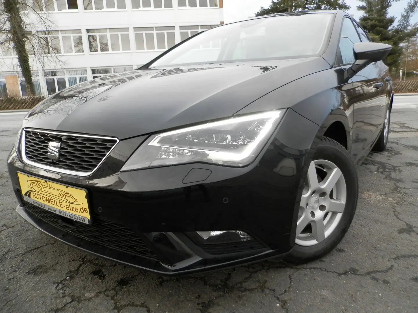 SEAT Leon Connect*Klima*TÜV*PDC*Sport Schwarz - 1