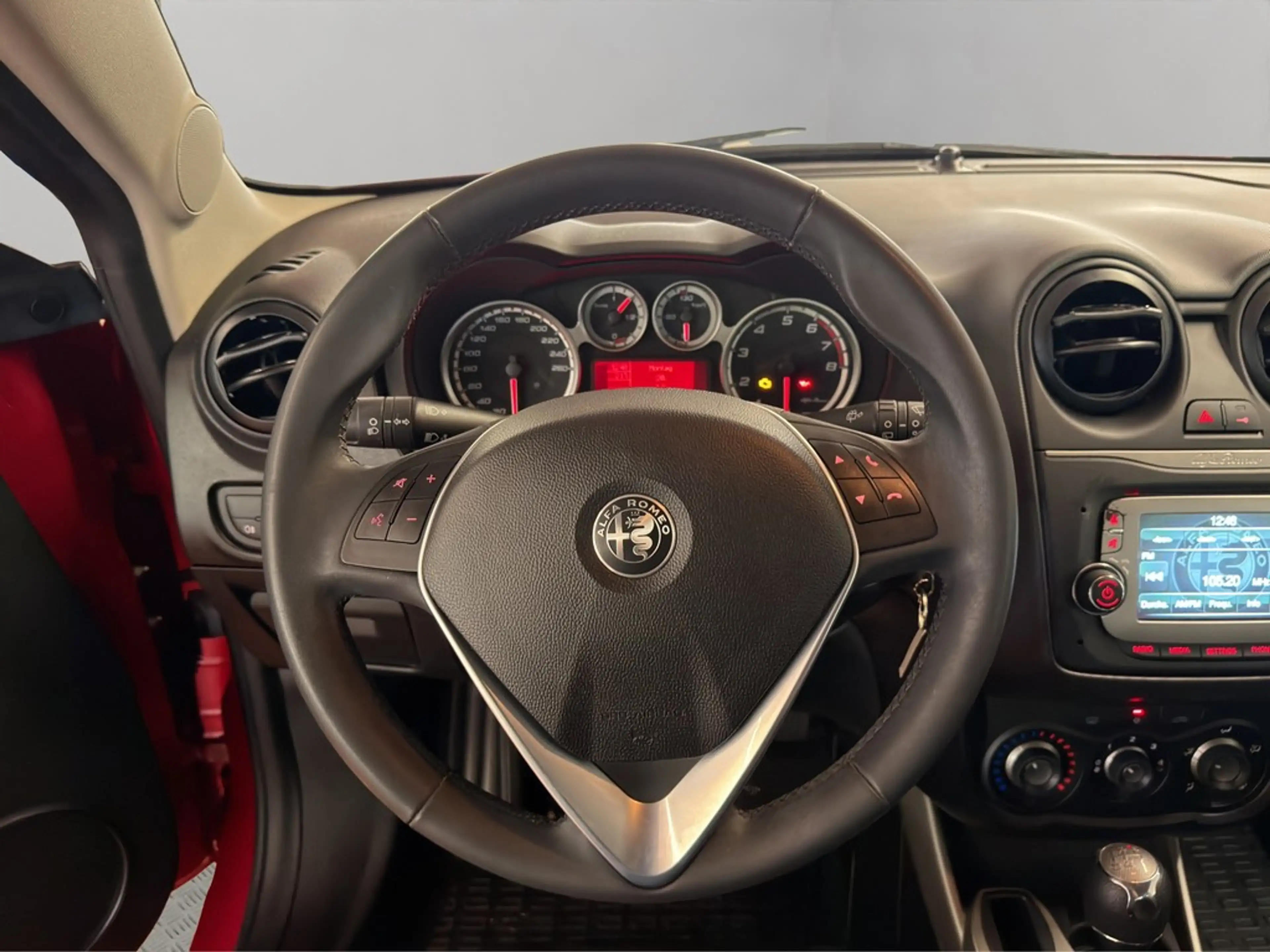 Alfa Romeo MiTo 1.4 PDC SzHzg Klima — photo 12