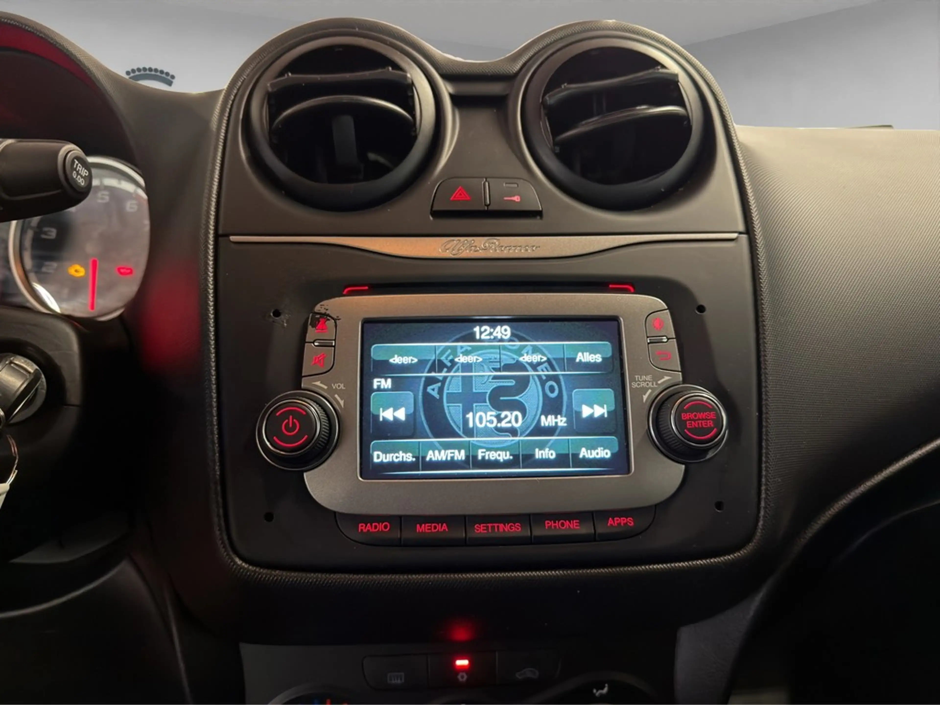 Alfa Romeo MiTo 1.4 PDC SzHzg Klima — photo 15