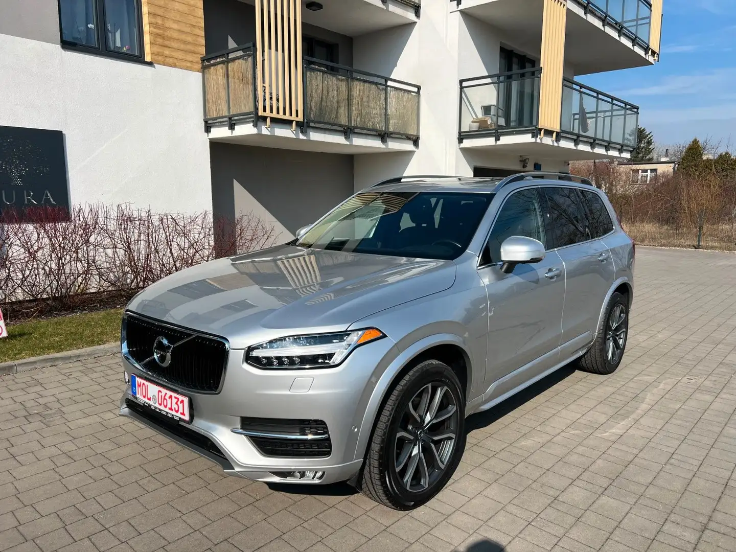 Volvo XC90 XC90 Momentum AWD*TÜV+INSP.NEU*7-SITZER* Silber - 1