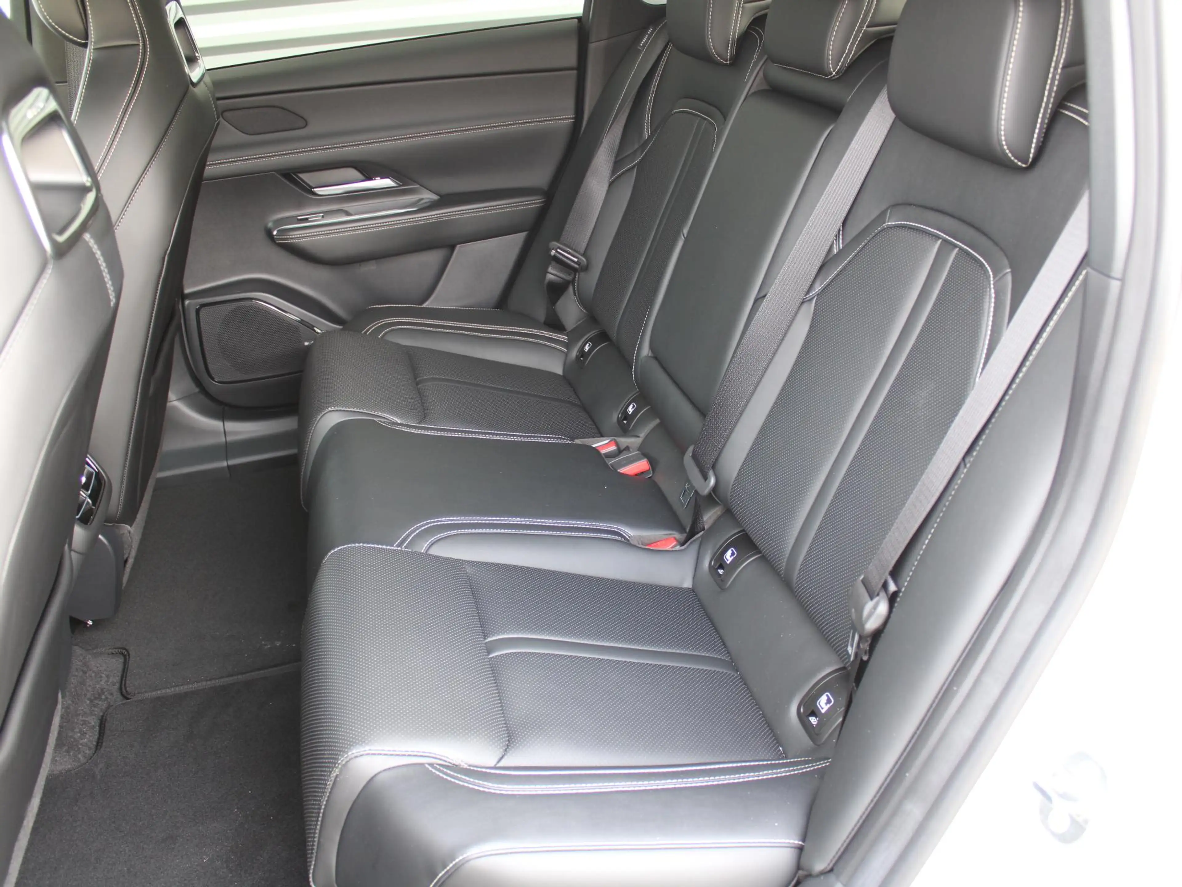 Mazda 6e Takumi Long Range 80 kWh | Stuur-/stoelverwarming — photo 28