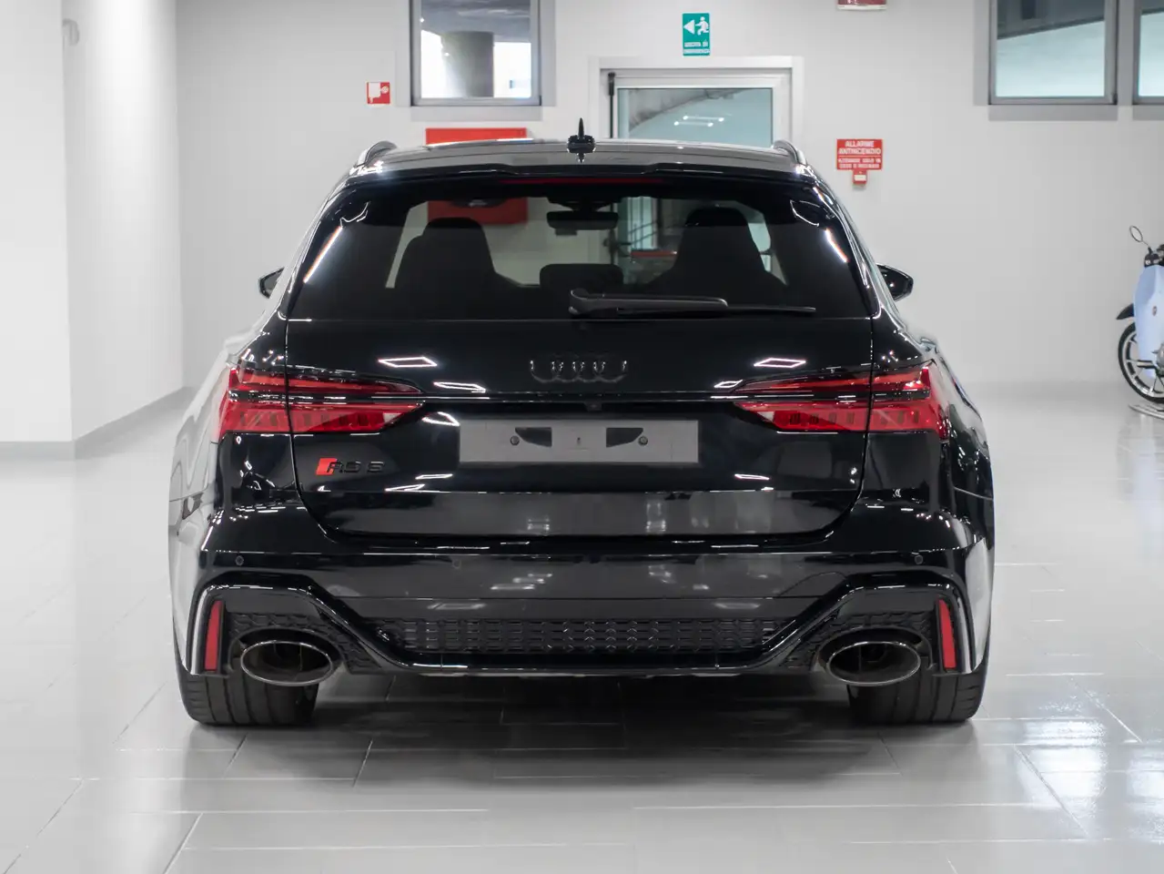 Audi RS6 PERFORMANCE V-MAX 305 DRC CERAMIC-BRAKES TETTO B&O HUD 5YEAR WARRANTY, миниатюра 5