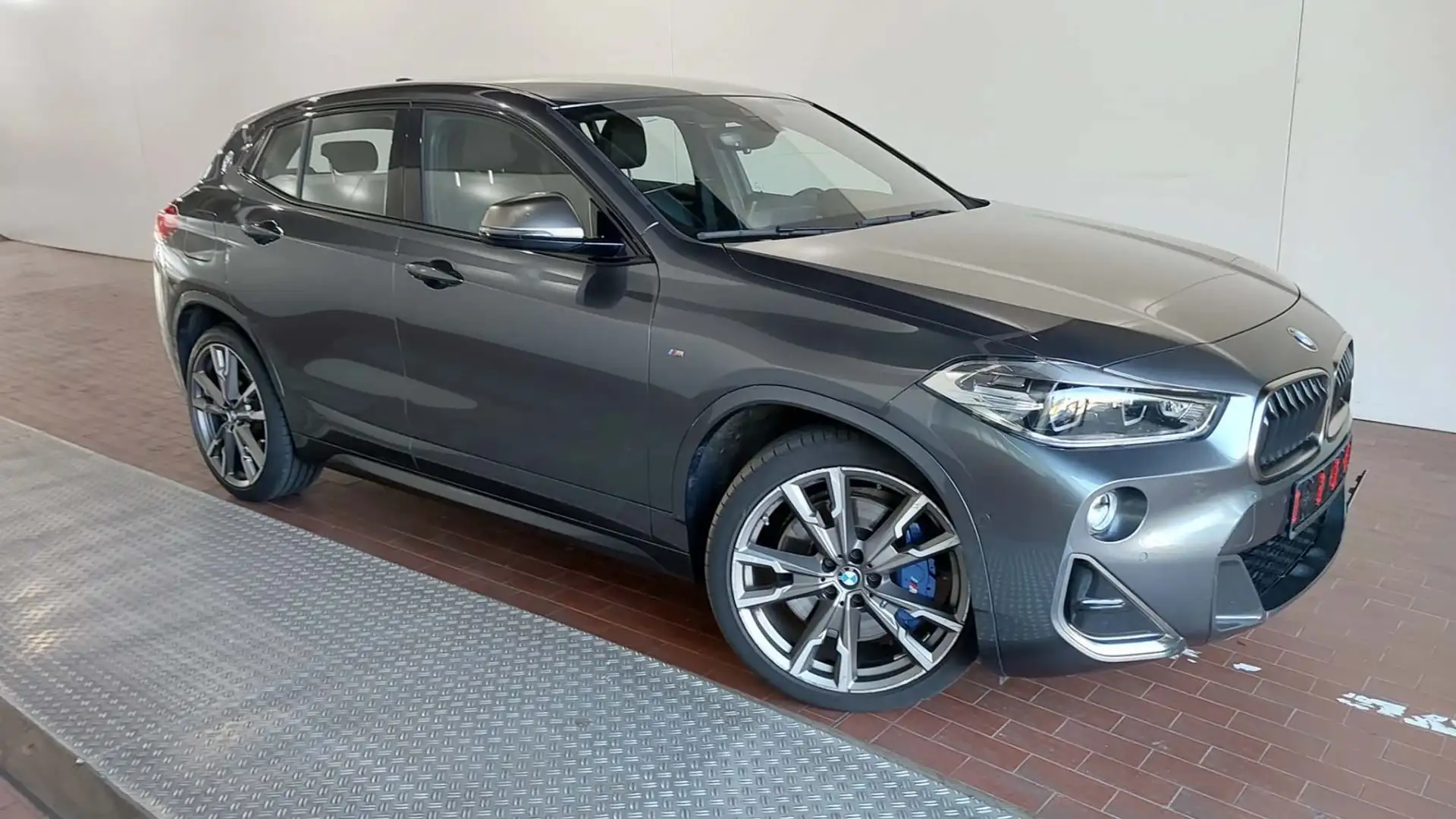 BMW X2 xDrive M35 i NAVI/LED/LEDER/HUD/RFK/DIGITAL TACHO Gris - 2