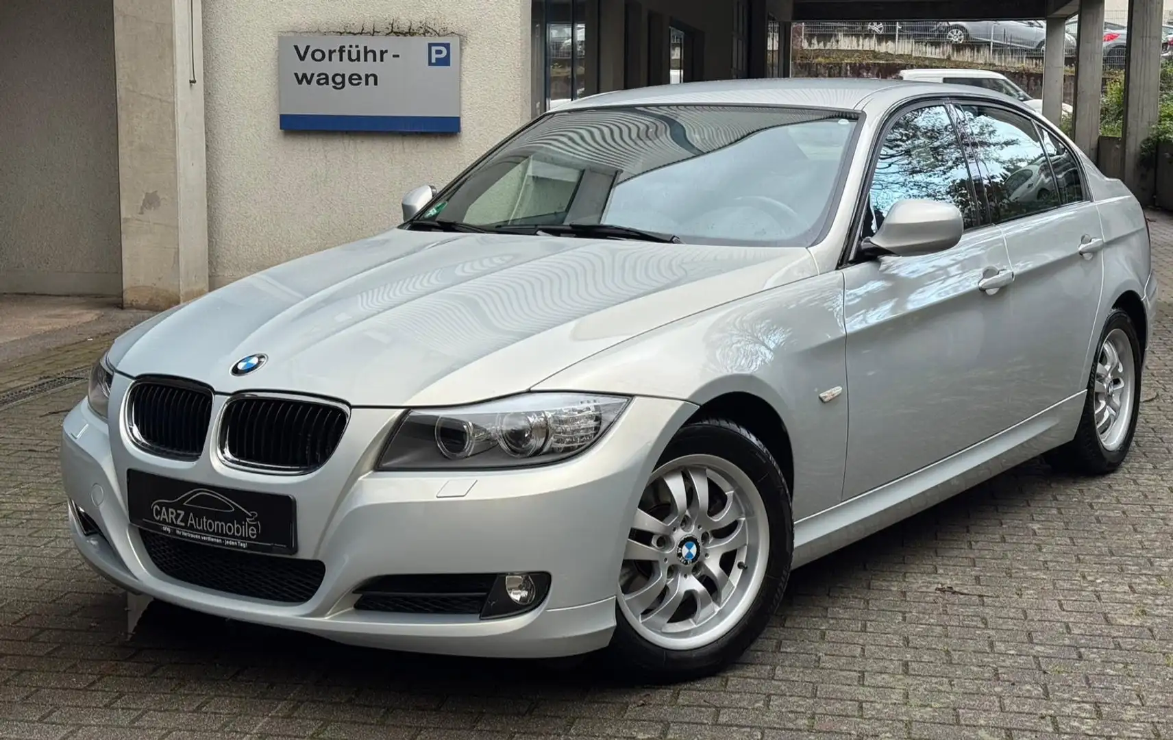 BMW 325 325i ** 1. Hand ** Automatik ** Argent - 1
