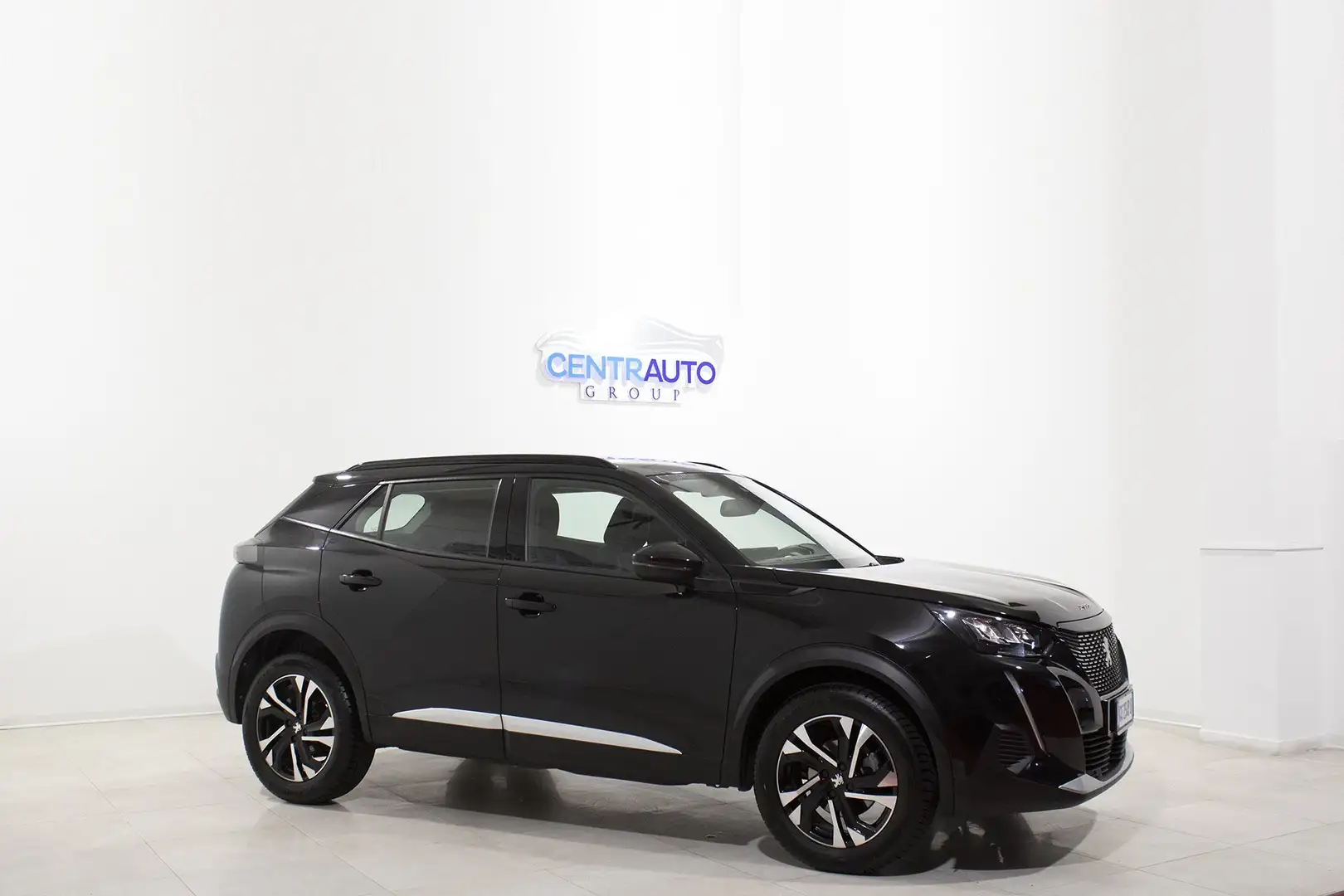 Peugeot 2008 BluHdi 100cv ALLURE *3D CONNECT 10'' NAVI* Zwart - 2