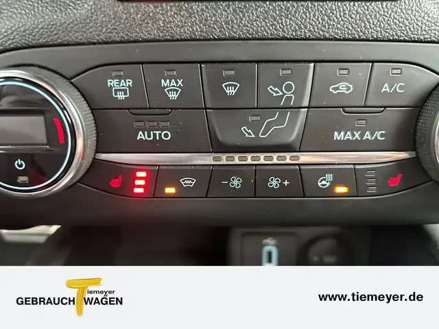 Ford Focus view 15