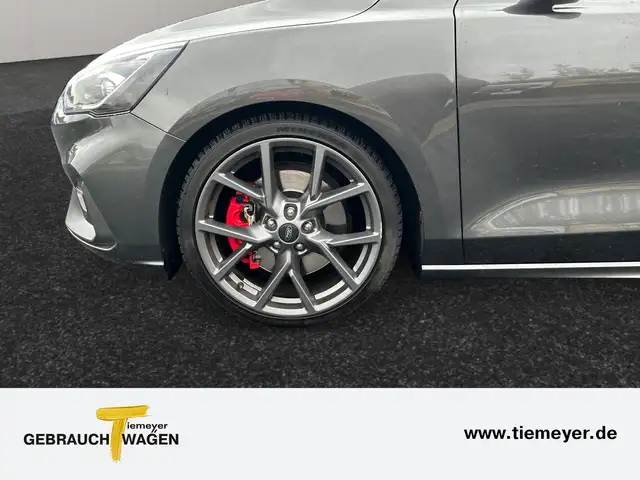 Ford Focus view 9