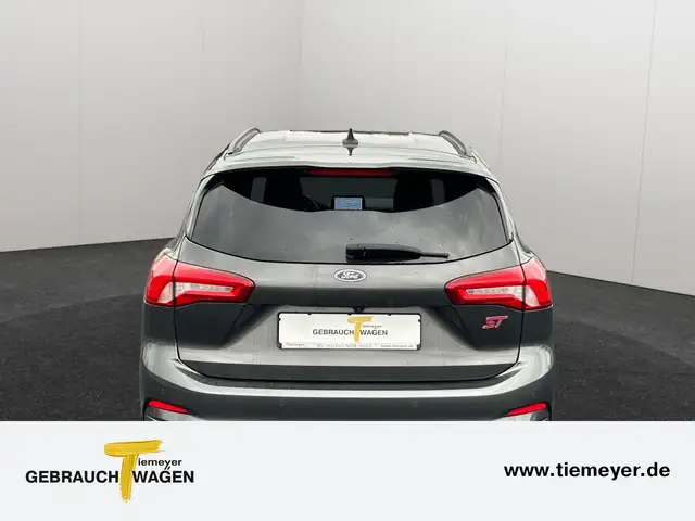 Ford Focus view 6
