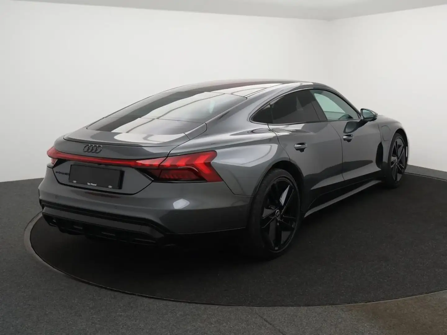 Audi e-tron GT Audi e-tron GT QUATTRO 476PK *NAVI*SPORTSEATS*BLTH*CRUISE*APP CONNECT*... Grijs - 2