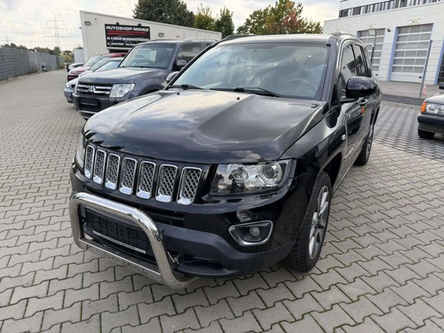 Jeep Compass Limited 4x4 **Top-Gepflegt** Schwarz - 2