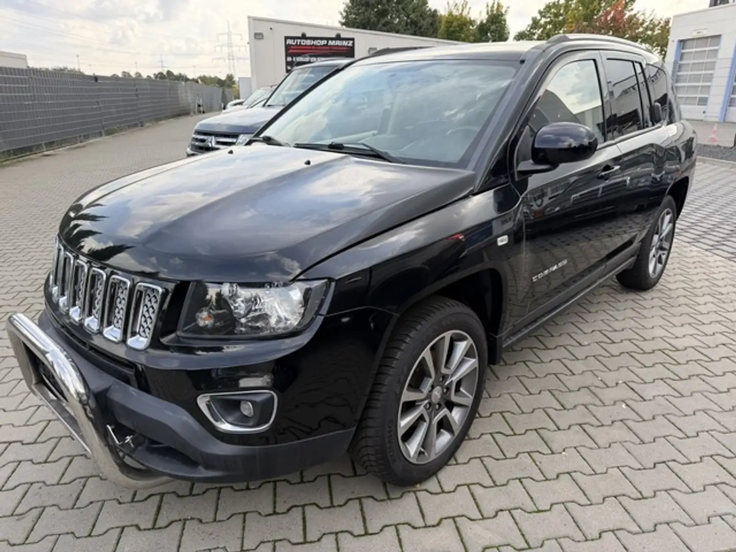 Jeep Compass Limited 4x4 **Top-Gepflegt** Schwarz - 1
