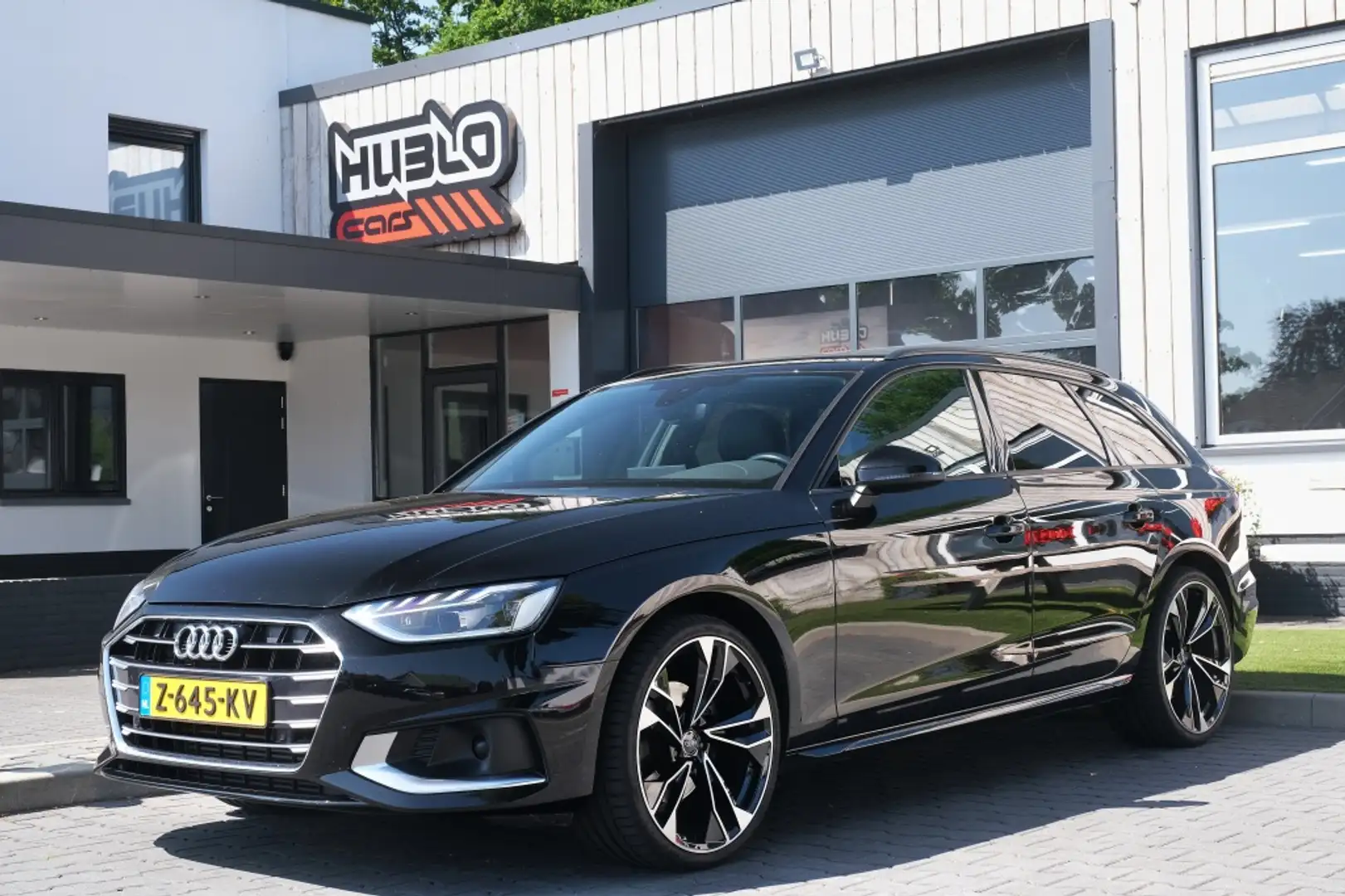 Audi A4 Avant 35 TFSI S-Line Noir - 1